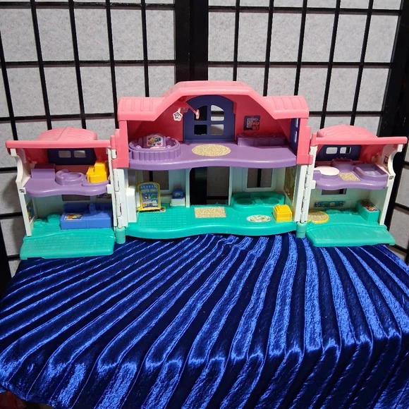 Fisher-Price Little People Sweet Sounds Home - Picture 2 of 16